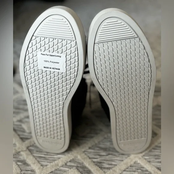 NWOT UGG KOOLABURRA SUNDELL BLACK FUZZ CHUCKA ANKLE BOOTS FAUX FUR SZ 9 - Picture 5 of 13